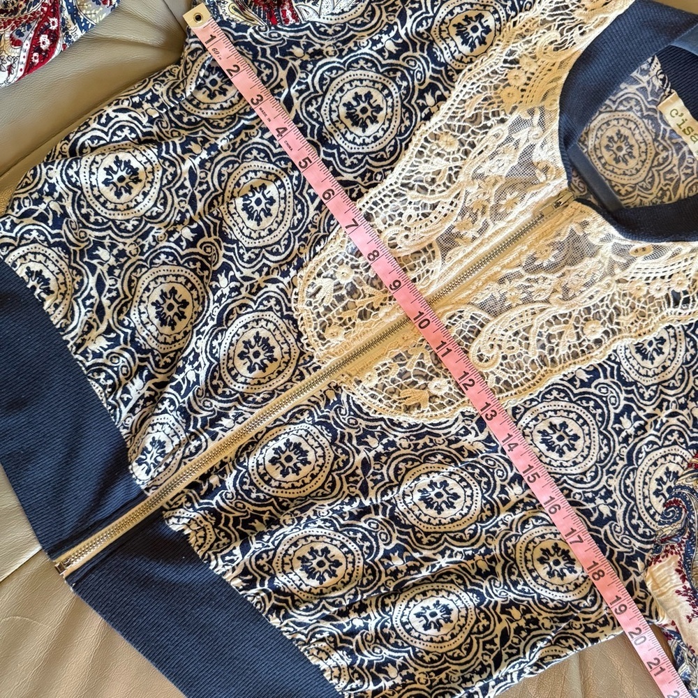 C'isa Blue and White Patterned Zip-up Top - Picture 8 of 10